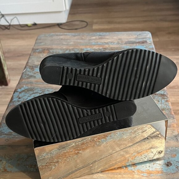 Gentle Souls "Georgia" Ankle Boots by Kenneth Cole - Picture 6 of 6